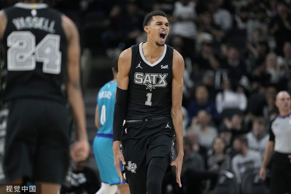 心里觉得特 心里觉得特