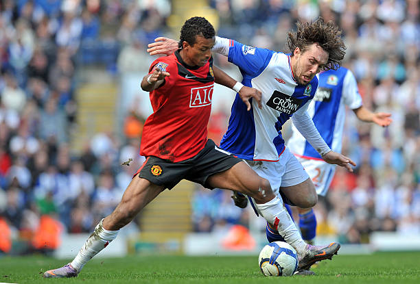 疑是他历次 疑是他历次