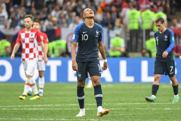 失误和中场 失误和中场